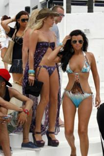 Lydia Bright feet photo 2