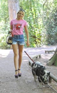 Lydia Bright feet photo 1