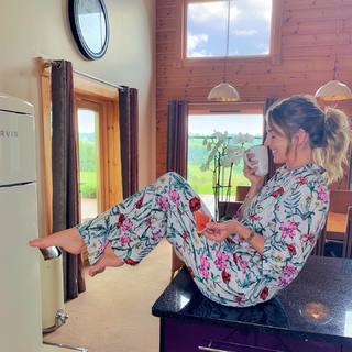 Lydia Bright feet photo 1