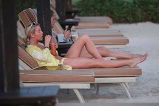 Lydia Bright feet photo 2