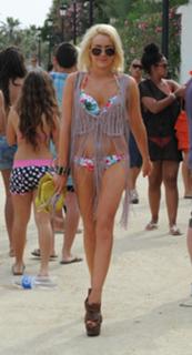 Lydia Bright feet photo 12