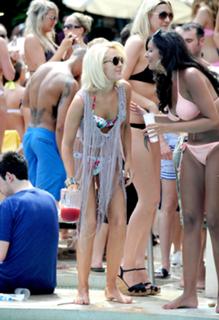 Lydia Bright feet photo 8