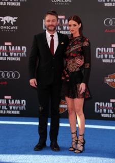 Lydia Hearst feet photo 17