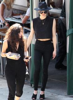 Lydia Hearst feet photo 2