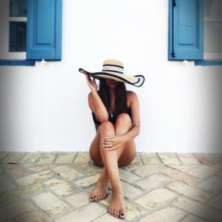 Lydia Papaioannou feet photo 3