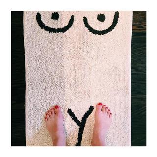 Lykke Li feet photo 4