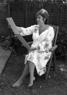 Lynda Bellingham feet photo 3