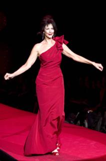 Lynda Carter feet photo thumbnail
