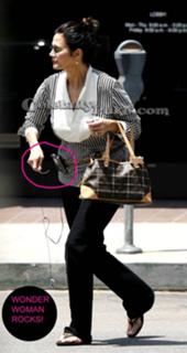 Lynda Carter feet photo thumbnail