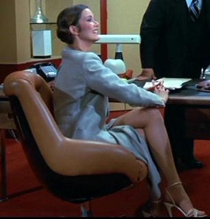 Lynda Carter feet photo thumbnail