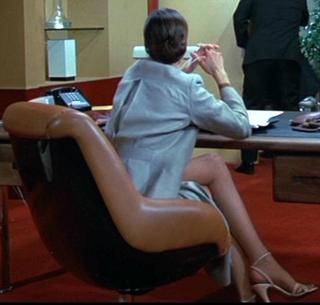 Lynda Carter feet photo thumbnail