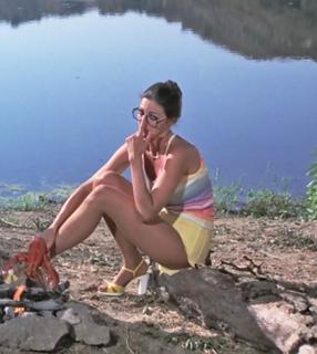 Lynda Carter feet photo thumbnail