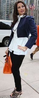 Lynda Carter feet photo thumbnail