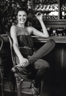 Lynda Carter feet photo thumbnail