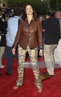 Lynda Carter feet photo thumbnail
