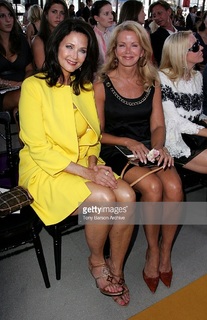 Lynda Carter feet photo thumbnail