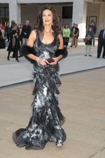 Lynda Carter feet photo thumbnail