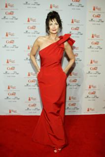 Lynda Carter feet photo thumbnail
