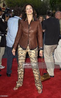 Lynda Carter feet photo thumbnail