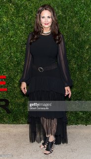 Lynda Carter feet photo thumbnail