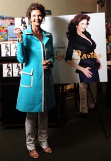 Lynda Carter feet photo thumbnail