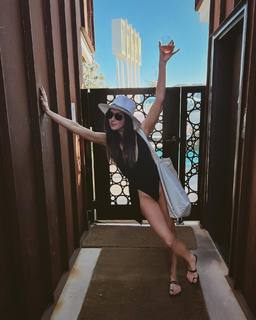 Lyndon Smith feet photo thumbnail