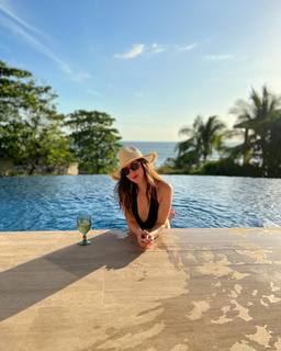 Lyndon Smith feet photo thumbnail