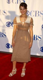 Lyndsy Fonseca feet photo thumbnail