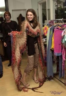 Lyndsy Fonseca feet photo thumbnail