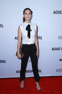 Lyndsy Fonseca feet photo thumbnail