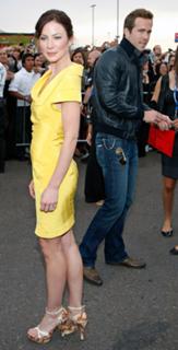 Lynn Collins feet photo thumbnail