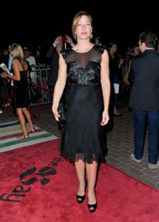 Lynn Collins feet photo thumbnail