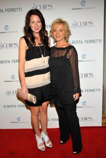 Lynn Collins feet photo thumbnail