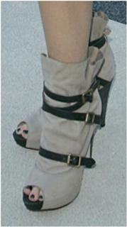 Lynn Collins feet photo thumbnail