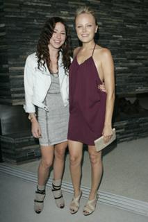 Lynn Collins feet photo thumbnail