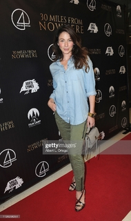 Lynn Collins feet photo thumbnail