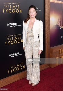 Lynn Collins feet photo thumbnail