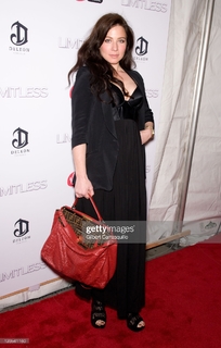Lynn Collins feet photo thumbnail