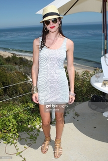 Lynn Collins feet photo thumbnail