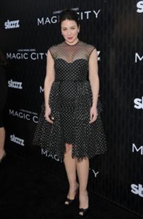 Lynn Collins feet photo thumbnail