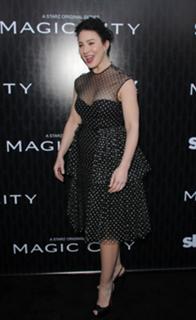 Lynn Collins feet photo thumbnail