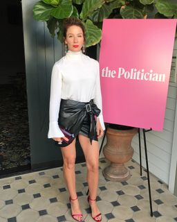 Lynn Collins feet photo thumbnail