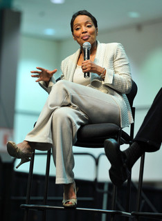 Lynn Toler feet photo 5