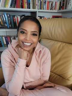 Lynn Toler feet photo 7