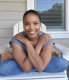 Lynn Toler feet photo 5