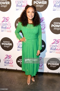 Lynn Whitfield feet photo 15