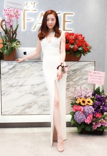 Lynn Xiong feet photo 9