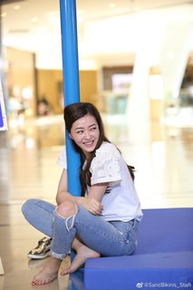 Lynn Xiong feet photo 3