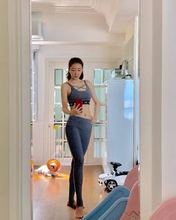 Lynn Xiong feet photo 19