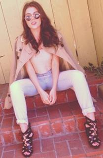 Lyssa Roberts feet photo 1